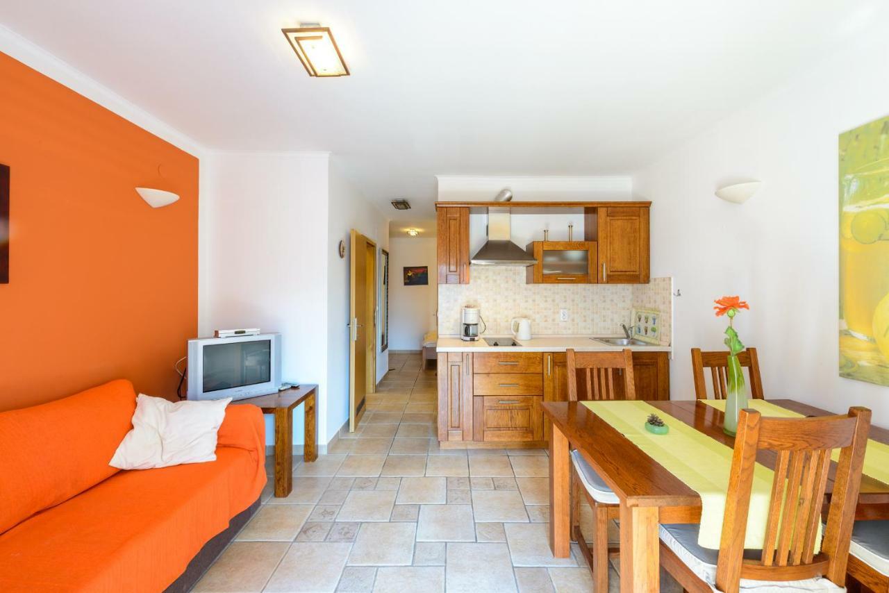 Apartments Petar 챠브타트 외부 사진