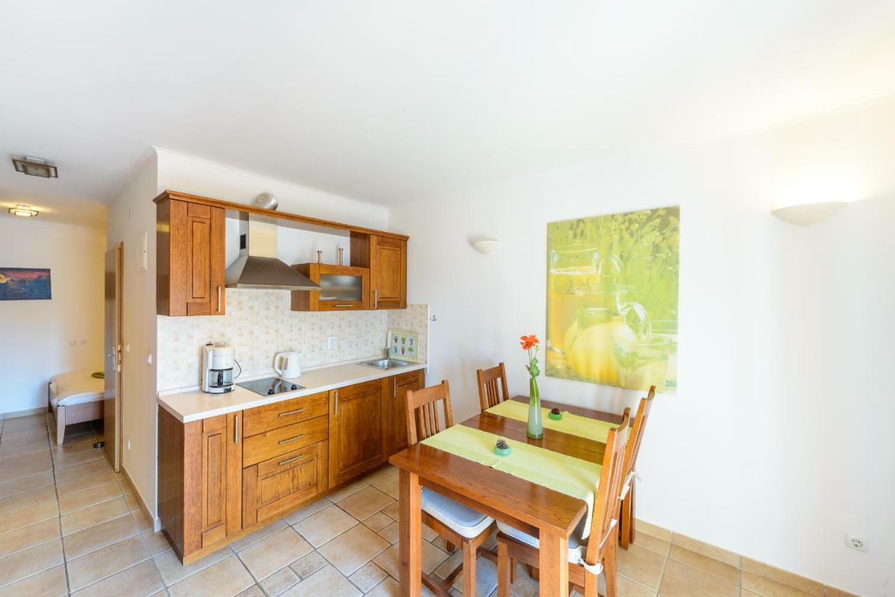 Apartments Petar 챠브타트 외부 사진
